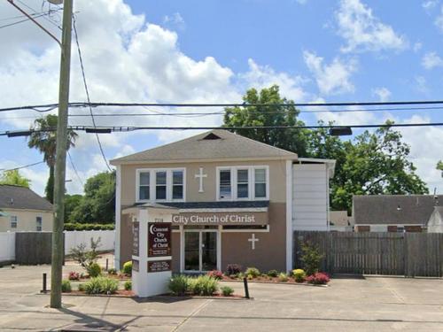 7114 Lincoln Beach Blvd, New Orleans, LA 70126